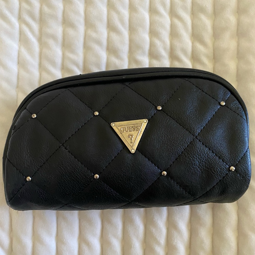 Guess Makeup Bag (small) see images for measurements